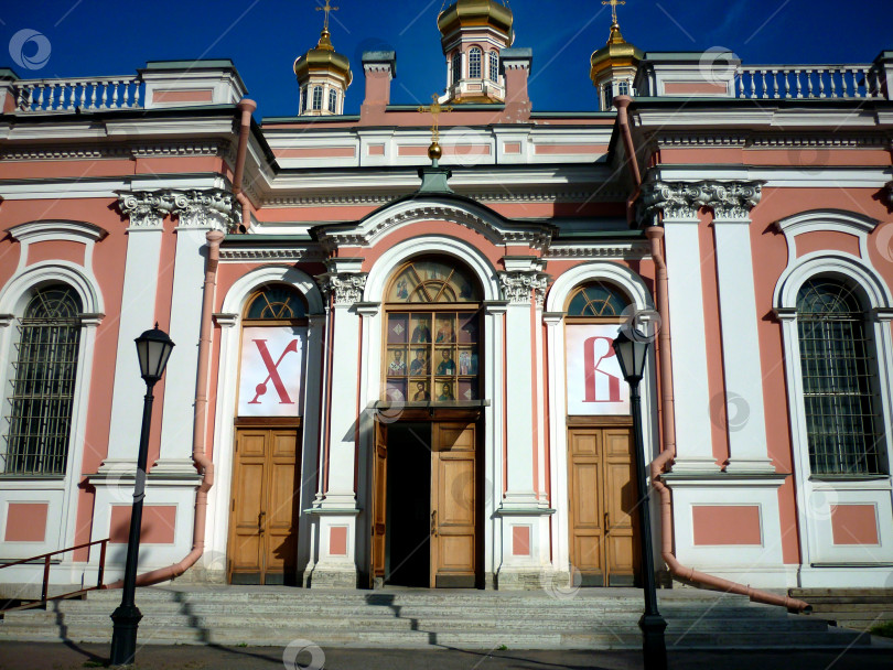 Скачать Церковь в городе фотосток Ozero