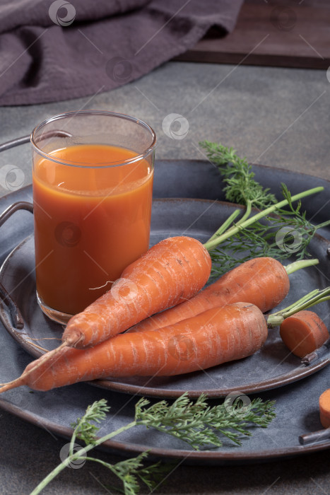 Скачать Стакан морковного сока фотосток Ozero