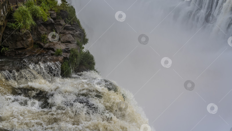 Скачать Фрагмент водопада. Крупный план. фотосток Ozero