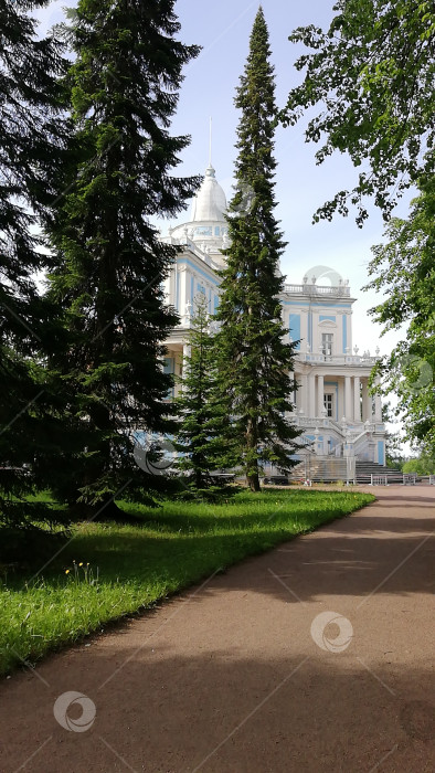 Скачать Санкт-Петербург, Россия – 06.01.2019: Павильон Катальной горки в верхнем парке Ораниенбаума в Санкт-Петербурге фотосток Ozero