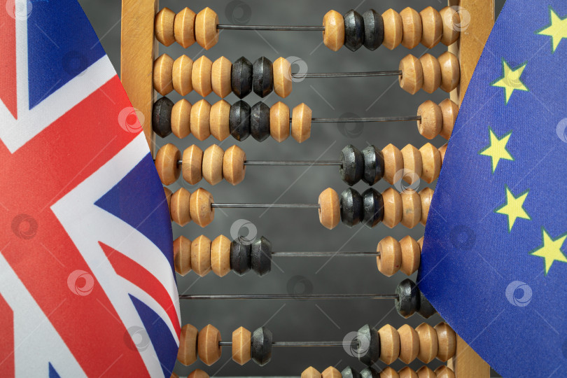 Скачать Флаги ЕС и Великобритании со счетами фотосток Ozero