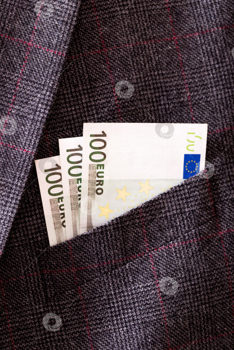 Скачать Банкноты евро в кармане крупным планом фотосток Ozero