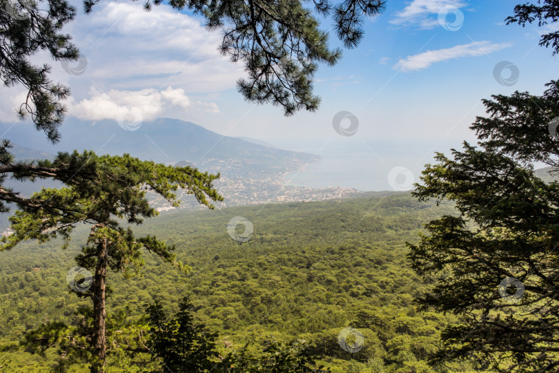 Скачать Горная панорама Ялты. фотосток Ozero