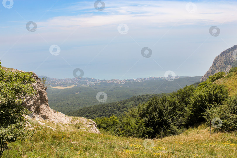 Скачать Распадок между горами. фотосток Ozero