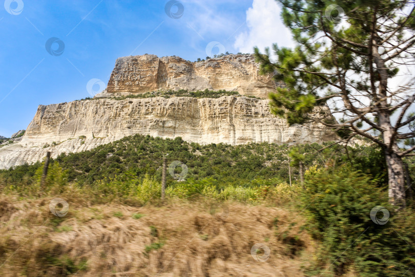 Скачать Вид на скалы. фотосток Ozero