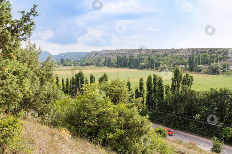 Скачать Тропинка вдоль полей. фотосток Ozero