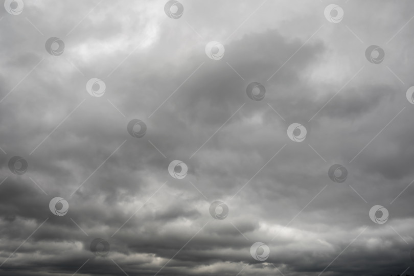 Скачать Пасмурное небо с дождевыми облаками, фон фотосток Ozero