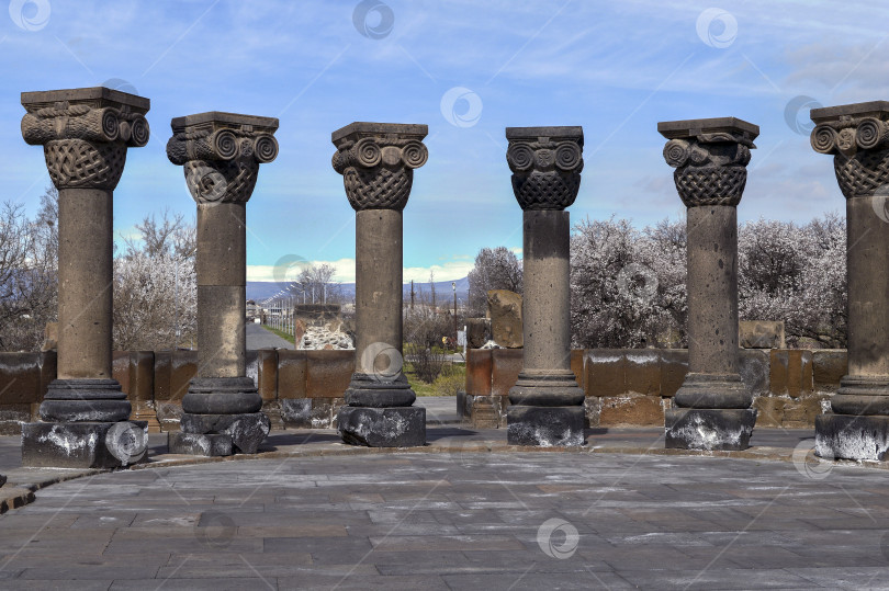 Скачать Руины храма Звартноц в Армении. фотосток Ozero