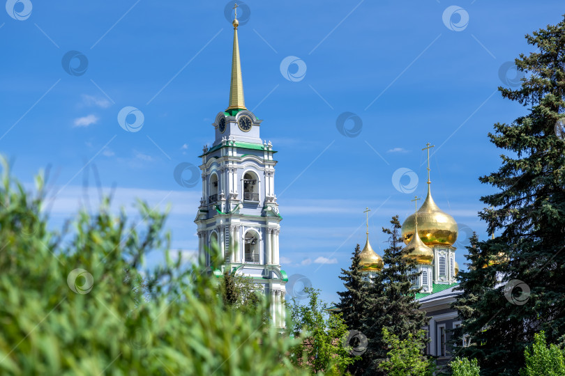 Скачать Каменная крепость в центре Тулы - это Тульский кремль. Успенский собор. Россия. Тула. фотосток Ozero