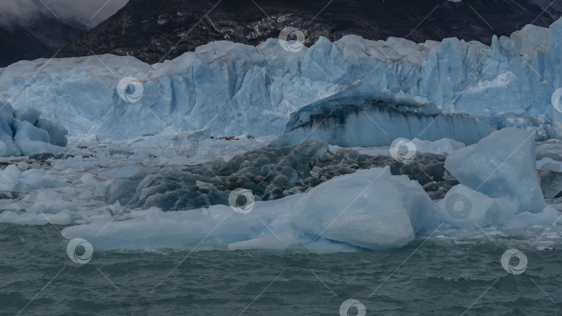 Скачать Фрагмент тающего ледника. фотосток Ozero