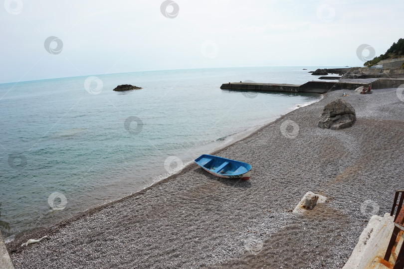 Скачать лодка на пляже Кацивели Крым фотосток Ozero