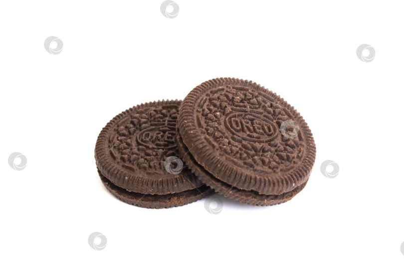 Скачать БЕЛАРУСЬ, НОВОПОЛОЦК - 25 апреля 2021 года: Печенье Oreo, выделенное на белом фоне фотосток Ozero