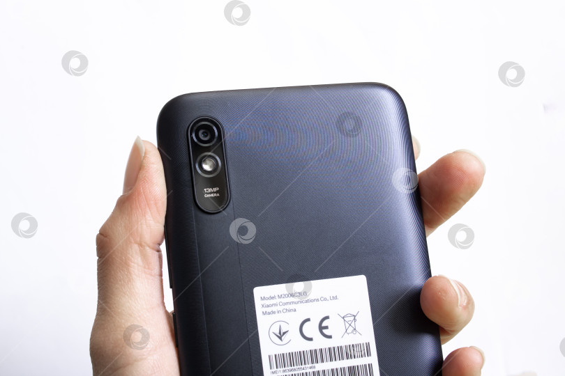 Скачать БЕЛАРУСЬ, НОВОПОЛОЦК - 28 апреля 2021 года: Телефон xiaomi redmi 9A фотосток Ozero