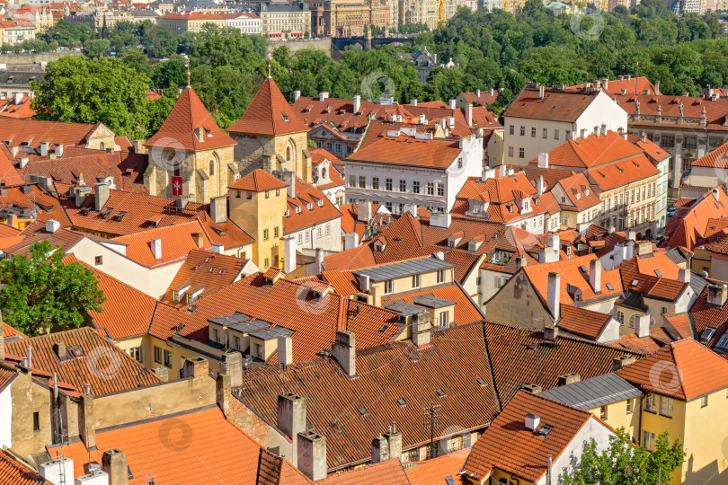 Скачать Красные крыши Праги фотосток Ozero