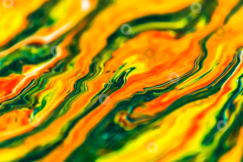 Скачать Абстрактный фон выполнен акриловой краской в желтых, оранжевых и зеленых тонах. фотосток Ozero