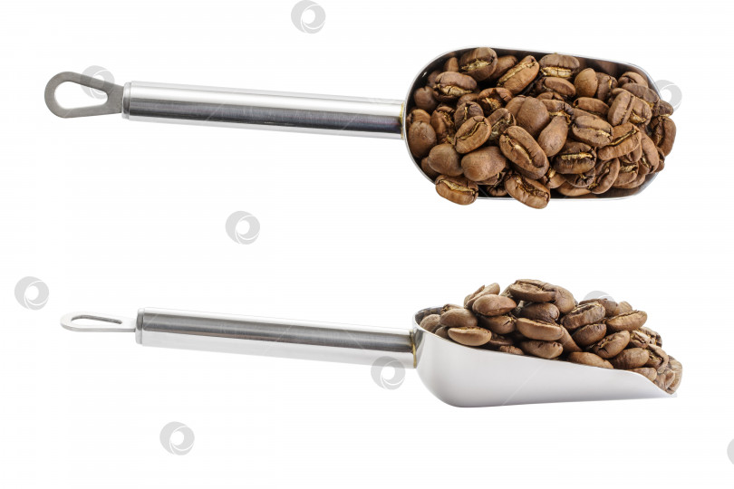 Скачать Совок с кофейными зернами, вид сбоку и сверху фотосток Ozero