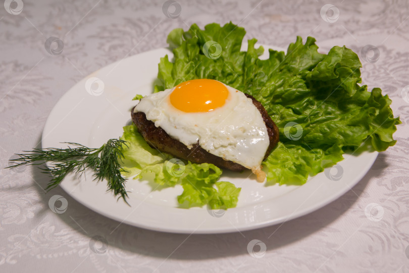 Скачать Яичница-глазунья, фото блюд для меню фотосток Ozero