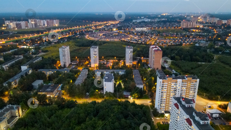 Скачать Панорама Новой Москвы, вечерний полёт на дроне фотосток Ozero