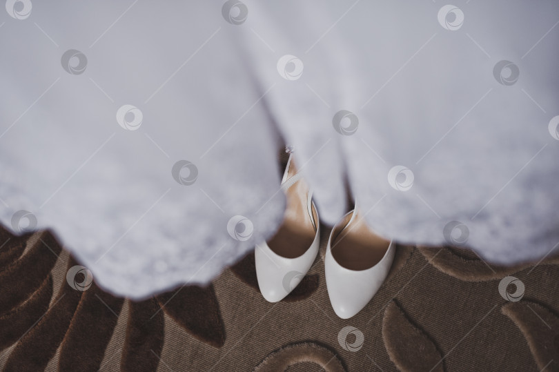Скачать Детали гардероба невесты перед мероприятием 2161. фотосток Ozero