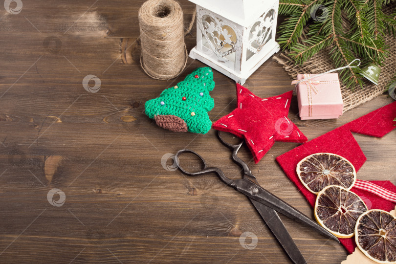 Скачать Различные предметы для рождественских поделок ручной работы в правом верхнем углу фотосток Ozero