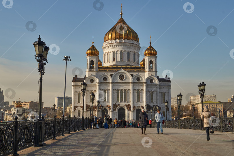 Скачать Москва, Россия - 25 октября 2014 года: Храм Христа Спасителя. фотосток Ozero