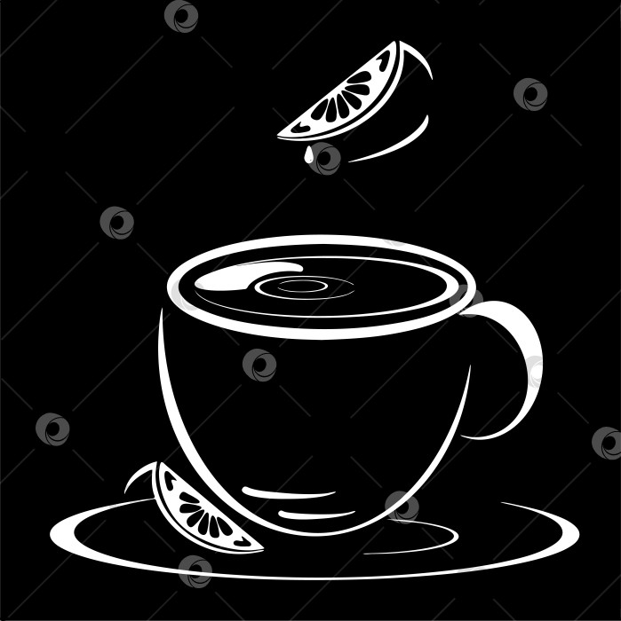 Скачать Чашка горячего чая на тарелке с логотипом из ломтиков лимона на черном фоне фотосток Ozero