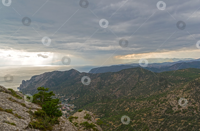 Скачать Панорама Крымских гор. фотосток Ozero
