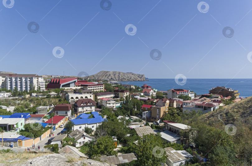 Скачать Панорама Судака - курортного города на Черноморском побережье Крыма фотосток Ozero