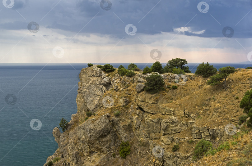 Скачать Вид с вершины горы на море. Плохая погода. Крым. фотосток Ozero