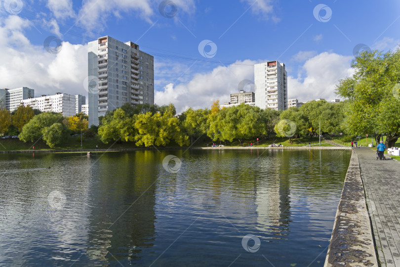 Скачать Пруд в Москве. фотосток Ozero