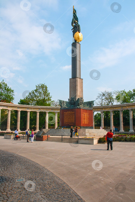 Скачать Памятник советским войскам в Вене фотосток Ozero