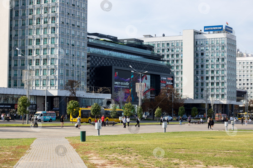 Скачать Беларусь, Минск - 20 сентября 2023 года: Торговый центр Gallery Minsk фотосток Ozero