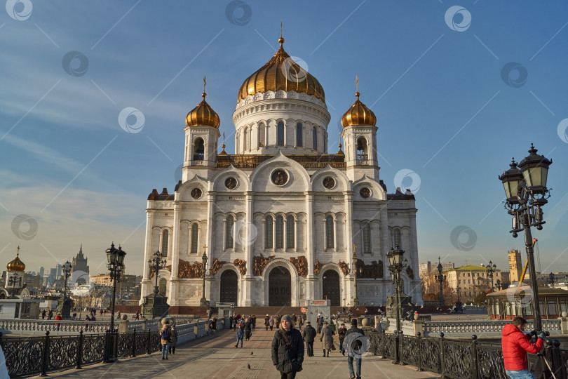 Скачать Москва, Россия - 25 октября 2014 года: Храм Христа Спасителя. фотосток Ozero