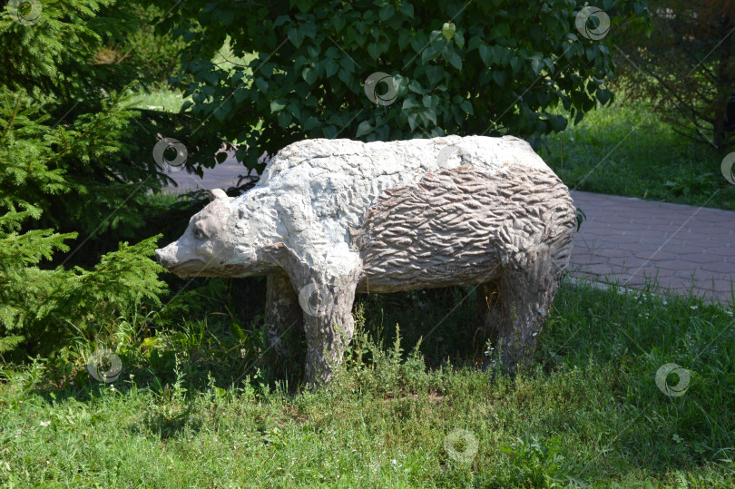 Скачать каменная скульптура медведя фотосток Ozero