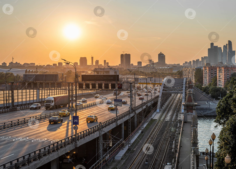 Скачать Вид на Андреевский мост (город Москва, Россия) фотосток Ozero