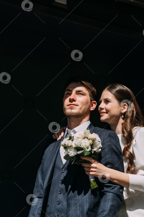 Скачать Мужчина и женщина целуются 5030. фотосток Ozero