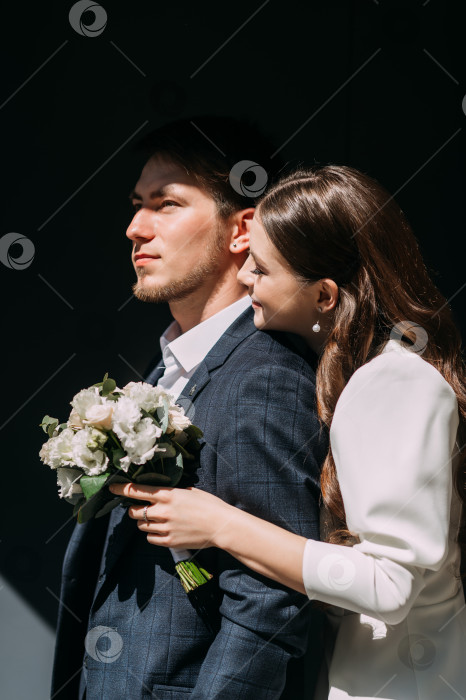 Скачать Мужчина и женщина целуются 5031. фотосток Ozero