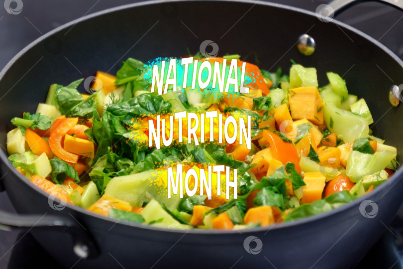 Скачать Овощи подчеркивают суть Национального месяца правильного питания, демонстрируя вкусное здоровое питание. фотосток Ozero