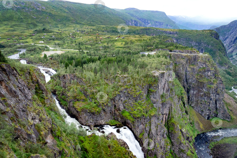 Скачать Вид на водопад Ворингфоссен в Норвегии фотосток Ozero