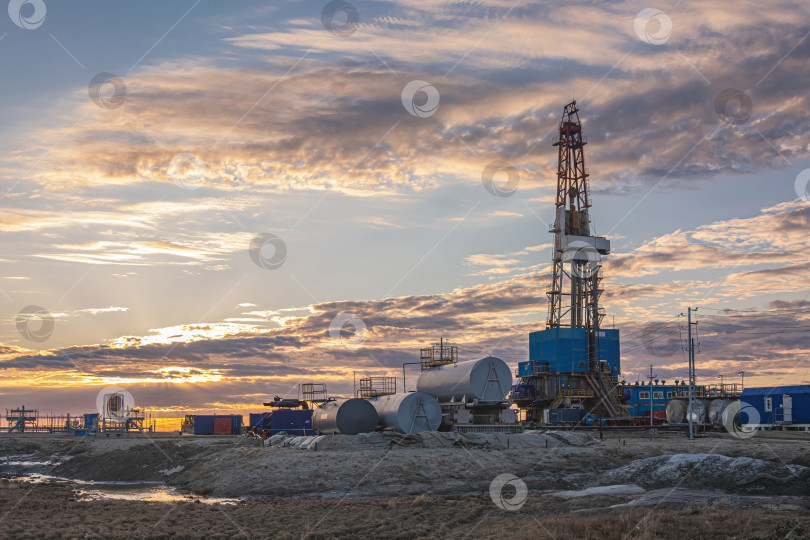 Скачать Бурение скважин на нефтегазовых месторождениях Крайнего Севера фотосток Ozero