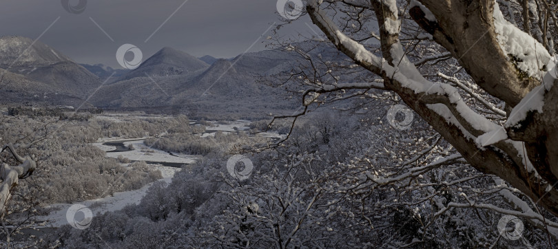 Скачать Панорама гор и реки. фотосток Ozero