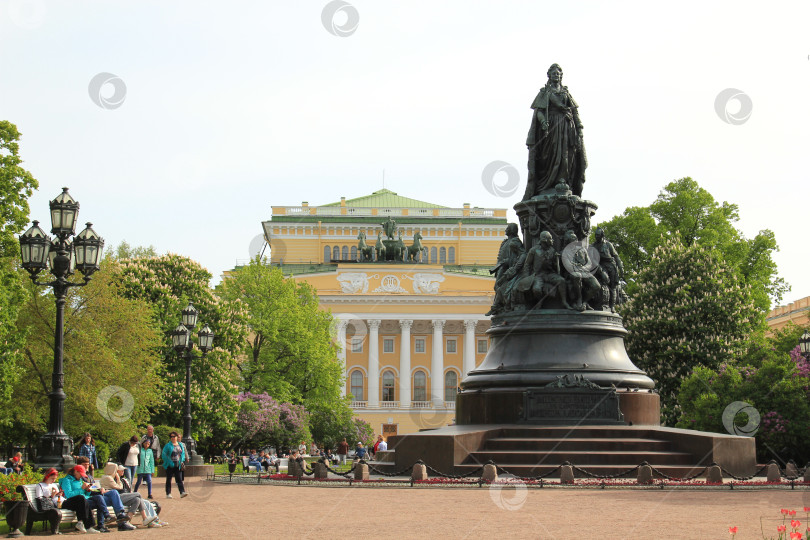 Скачать Памятник Екатерине II на площади Островского в Санктпетербурге в 2022 году фотосток Ozero