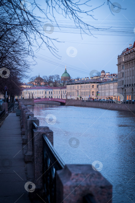 Скачать Весенняя набережная реки Фонтанки. Санкт-Петербург. фотосток Ozero