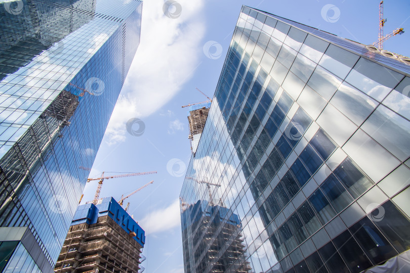 Скачать Высотные здания строящегося нового бизнес-центра. фотосток Ozero
