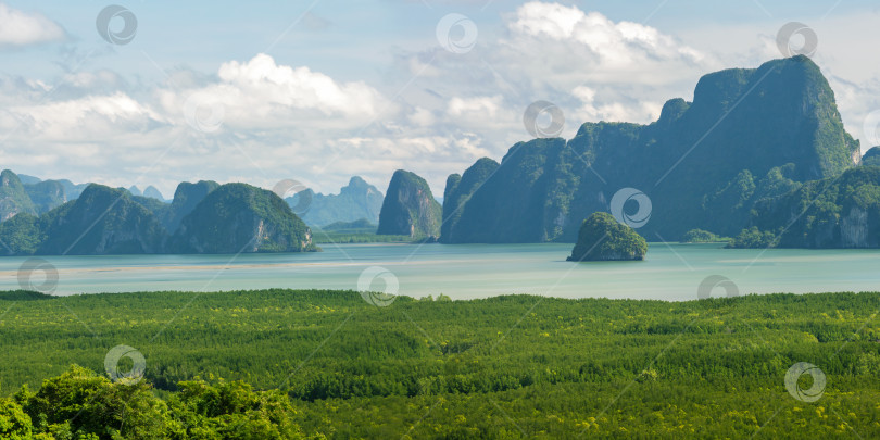 Скачать Смотровая площадка Самет Нангше в Пханг Нга, Таиланд. фотосток Ozero