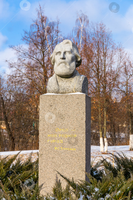 Скачать Памятник Ивану Тургеневу в Орле фотосток Ozero
