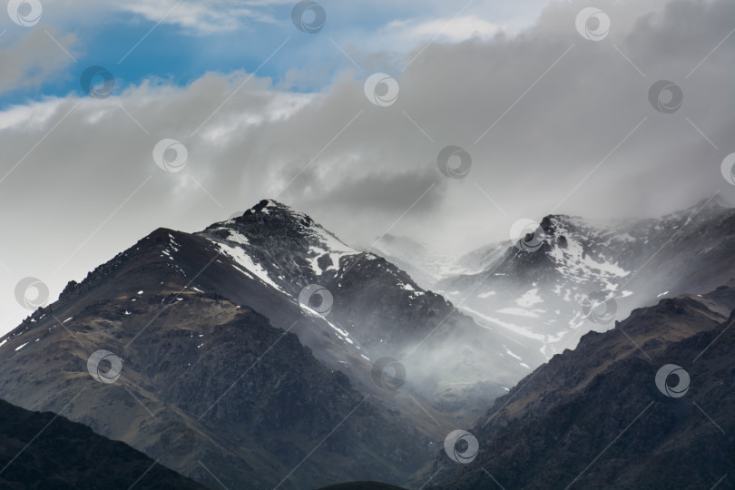 Скачать альпийские поля, Сон-Куль, Кыргызстан фотосток Ozero