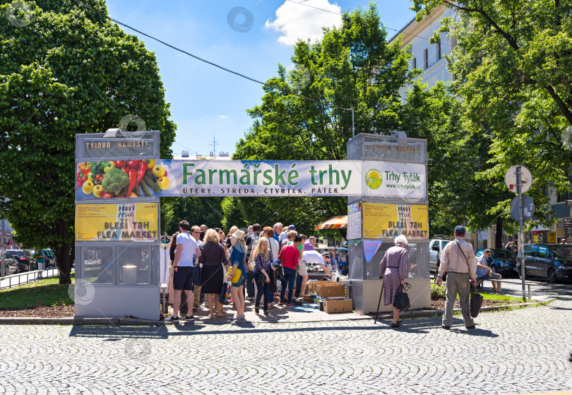 Скачать Фермерский рынок на площади Тилова фотосток Ozero