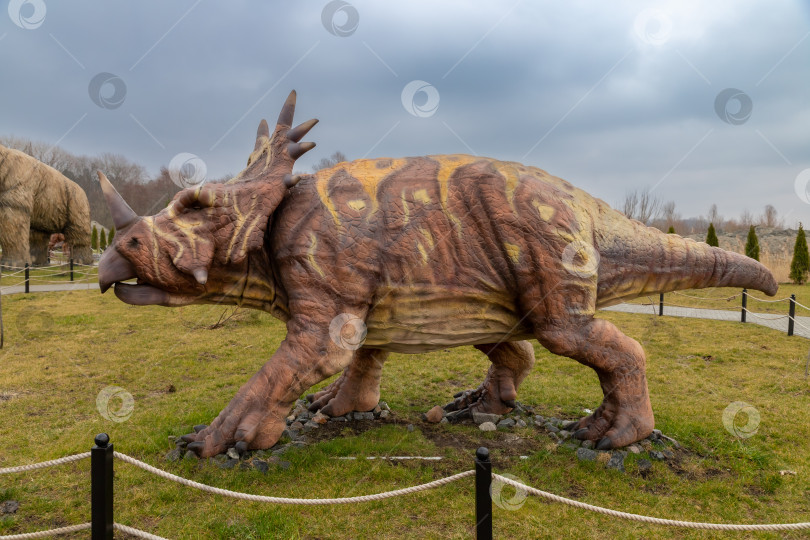 Скачать Фигура стиракозавра в Динопарке Янтарного фотосток Ozero
