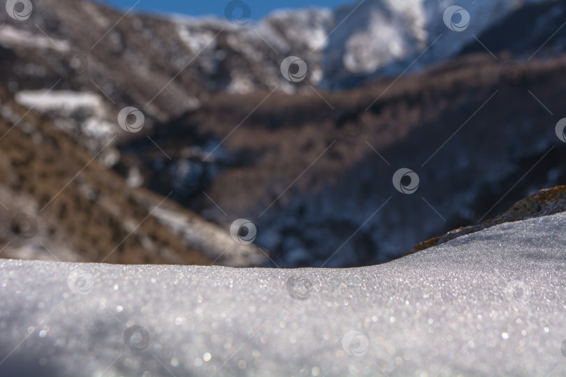 Скачать солнечный снежный фон, боке, выборочный фокус. фотосток Ozero